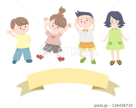 ジャンプする楽しそうな子供たちのイラストセット ジャンプする楽しそうな子供たちのイラストセット 126436710