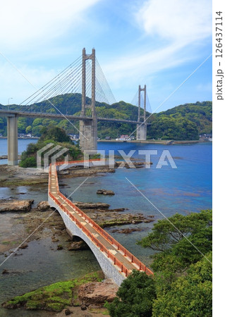 【佐賀県】晴天の呼子大橋 126437114