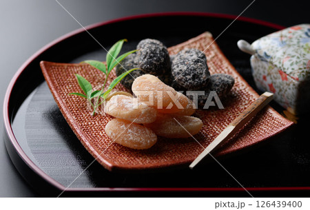 甘納豆 （ 黒背景 ） 126439400