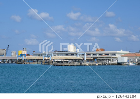 八重山諸島へ向かう客船が発着する離島客船ターミナル 126442184