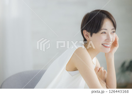 保湿を実感する女性 126443168