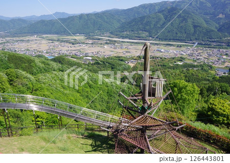 徳島県三好市　健康とふれあいの森から三野健康防災公園方面を望む 126443801