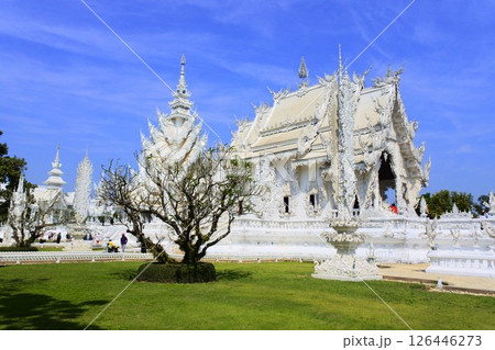 タイのホワイトテンプル、ワット・ローンクン 126446273