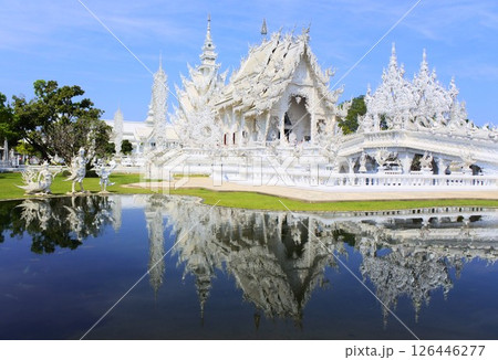 タイのホワイトテンプル、ワット・ローンクン 126446277
