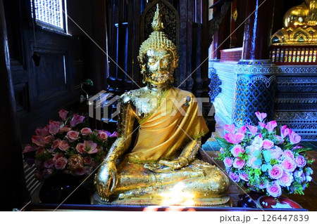 タイ・チェンマイ、ワット・パンタオの黄金仏 126447839