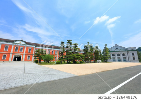 【広島県】晴天の旧海軍兵学校と大講堂(海上自衛隊第1術科学校) 【広島県】晴天の旧海軍兵学校と大講堂(海上自衛隊第1術科学校) 126449176