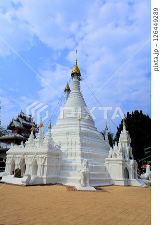 タイ・メーホンソン、ワット・プラタート・ドーイ・コーンムーのストゥーパ タイ・メーホンソン、ワット・プラタート・ドーイ・コーンムーのストゥーパ 126449289