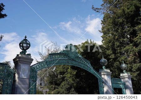 カリフォルニア大学バークレー校のサザー・ゲート 126450043