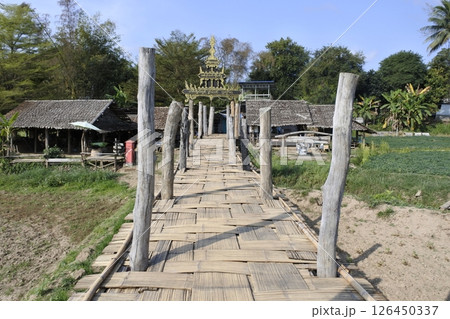 タイ・メーホンソン、スートンペー橋 126450337