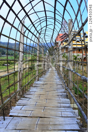 タイ・メーホンソン、スートンペー橋 126450348