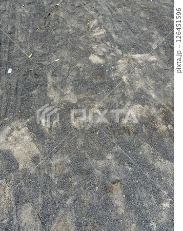 地面についた足跡 126451596