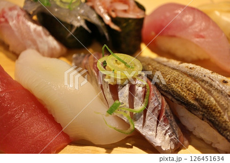 静岡　沼津　握り寿司のランチセット 126451634