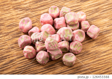 ［野菜の種］スナップエンドウ　品種：白花スナック 126453388