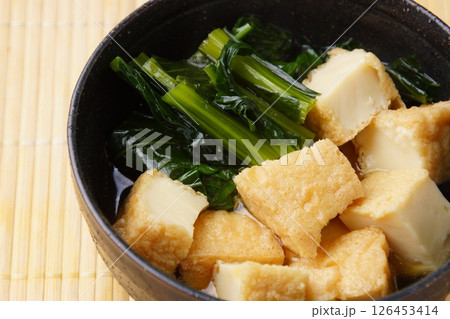 厚揚げと小松菜 厚揚げと小松菜 126453414