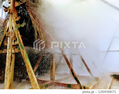 竹製温泉冷却装置「湯雨竹」 126456671