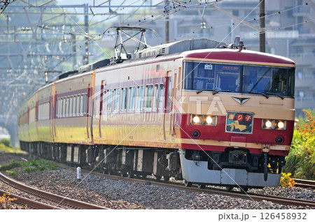 東海道本線　真鶴　JR東日本　185系　OM08編成（大宮）　踊り子 126458932