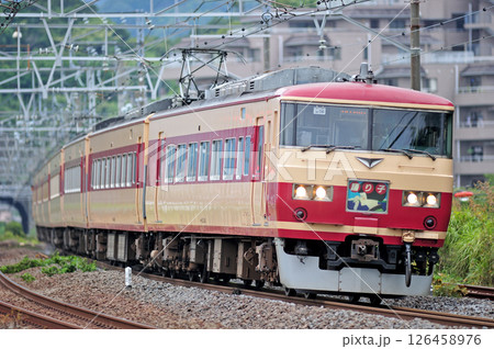 東海道本線　真鶴　JR東日本　185系　OM08編成（大宮）　踊り子 126458976