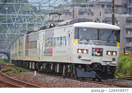 東海道本線　真鶴　JR東日本　185系　OM09編成（大宮）　踊り子 126458977