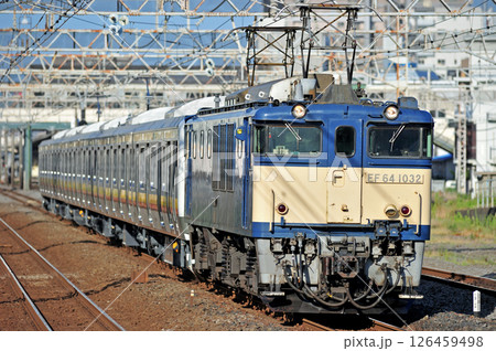 東海道本線　平塚　JR東日本　EF64-1032（長岡）+E233系8000番台　N1編成（中原） 126459498