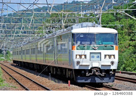 東海道本線 二宮-国府津 JR東日本 185系 B4+B7編成(大宮) 回送 乗務員訓練 東海道本線 二宮-国府津 JR東日本 185系 B4+B7編成(大宮) 回送 乗務員訓練 126460388