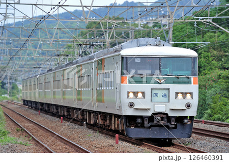 東海道本線　二宮－国府津　JR東日本　185系　B4+B7編成（大宮）　回送　乗務員訓練 126460391