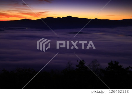 岩手県遠野市　夜明けの風景 126462138