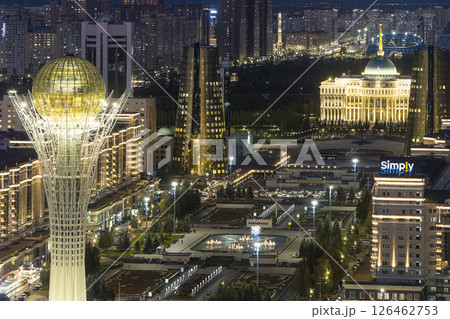カザフスタン・アスタナ　バイテレクと大統領官邸の夜景 / Astana, Kazakhstan 126462753