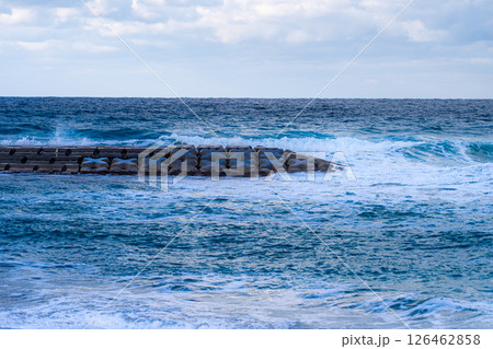 海に続く道 126462858