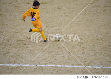 サッカーをする少年、試合 サッカーをする少年、試合 126463470