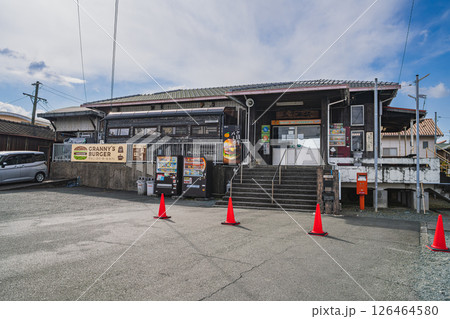浜松市にある天竜浜名湖鉄道の三ヶ日駅の風景(静岡県) 126464580