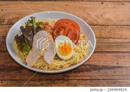 夏の定番料理 冷やし中華 夏の定番料理 冷やし中華 126464624