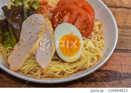 夏の定番料理 冷やし中華 夏の定番料理 冷やし中華 126464625