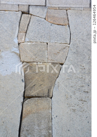 大手口枡形の巨石（大阪城公園／大阪市中央区） 126464954