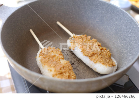 五平餅を作る様子 126466266