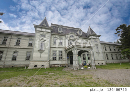 国の重要文化財 ルネッサンス様式の旧米沢高等工業学校本館 国の重要文化財 ルネッサンス様式の旧米沢高等工業学校本館 126466736
