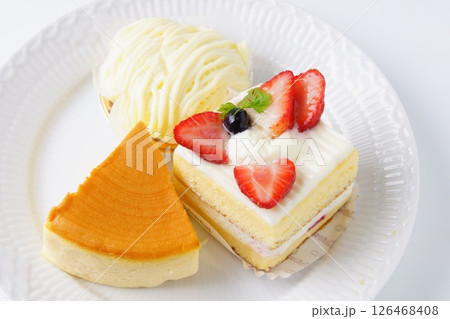 イチゴショート　チーズケーキ 126468408