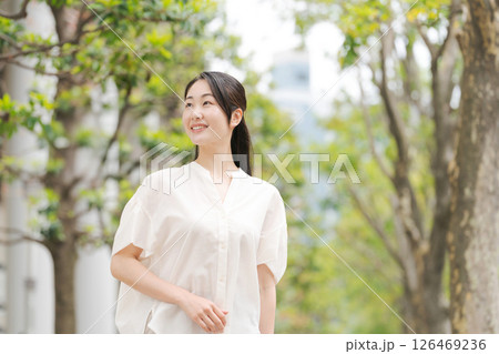爽やかな女性 爽やかな女性 126469236