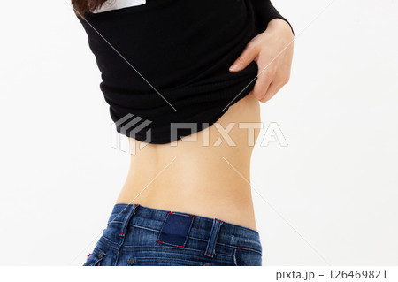 若い日本人女性のウエスト 若い日本人女性のウエスト 126469821