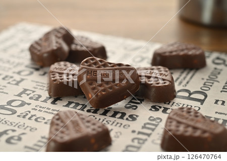 ハートチョコレート ピーナッツ ハートチョコレート ピーナッツ 126470764