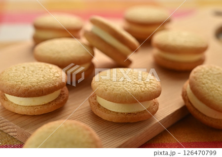 バタースコッチサンド 126470799