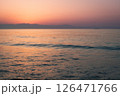 夕日が沈みゆく琵琶湖 126471766