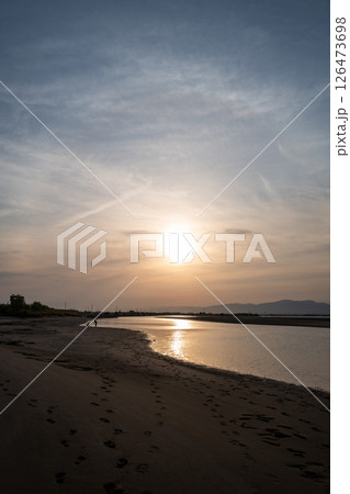【徳島】夕暮れの吉野川 126473698