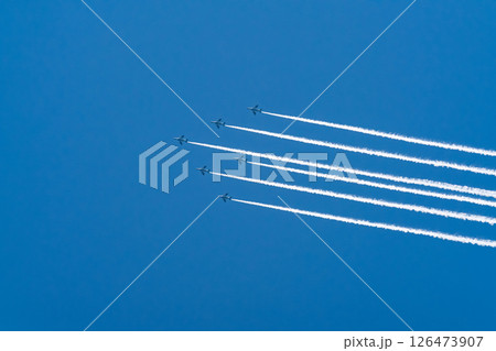 《香川県》坂出市上空を飛行するブルーインパルス 126473907
