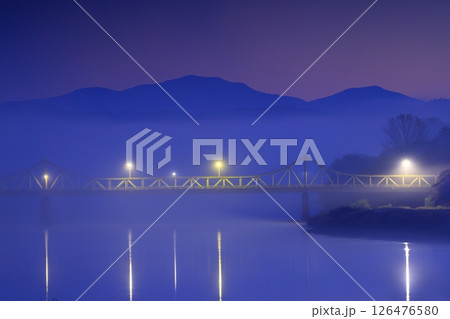 岩手県北上市 秋の北上川の風景 岩手県北上市 秋の北上川の風景 126476580