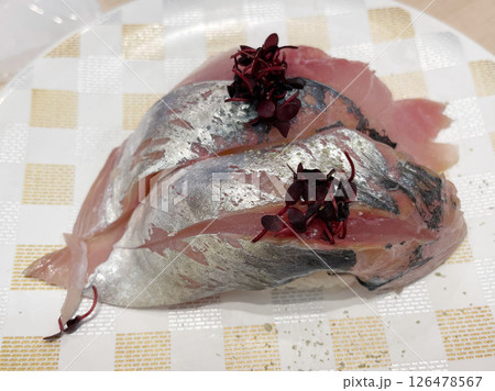 真あじの握り寿司 新鮮なアジのにぎり 真あじの握り寿司 新鮮なアジのにぎり 126478567