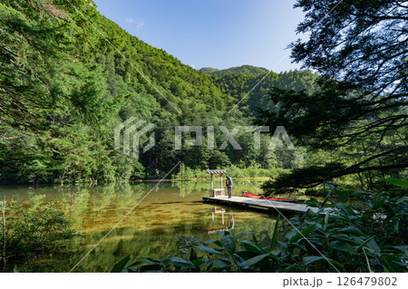 <長野>上高地の絶景 穗髙神社奥宮 <長野>上高地の絶景 穗髙神社奥宮 126479802