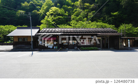 長良川鉄道 北濃駅の駅舎 長良川鉄道 北濃駅の駅舎 126480738