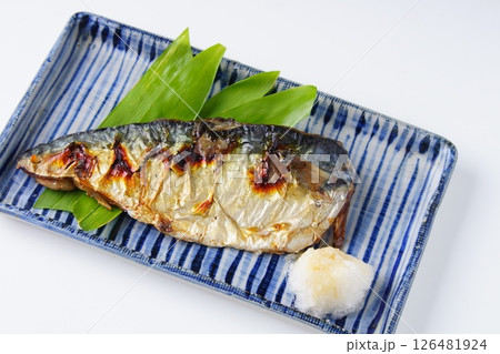 鯖の塩焼き 126481924