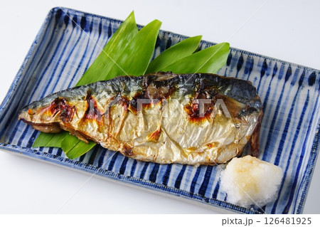 鯖の塩焼き 126481925