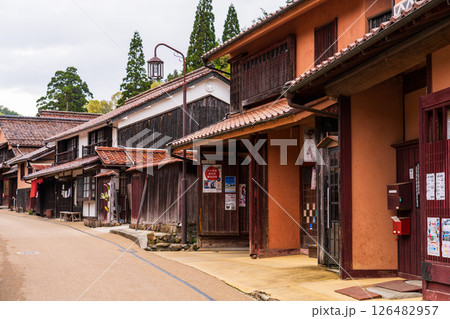《岡山県》吹屋ふるさと村・赤い町並み 《岡山県》吹屋ふるさと村・赤い町並み 126482957